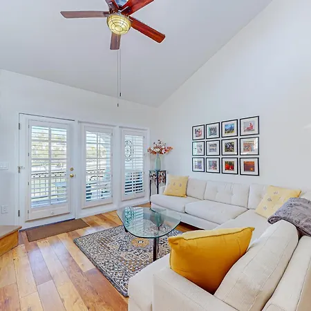 Mountain View Retreat Apartment